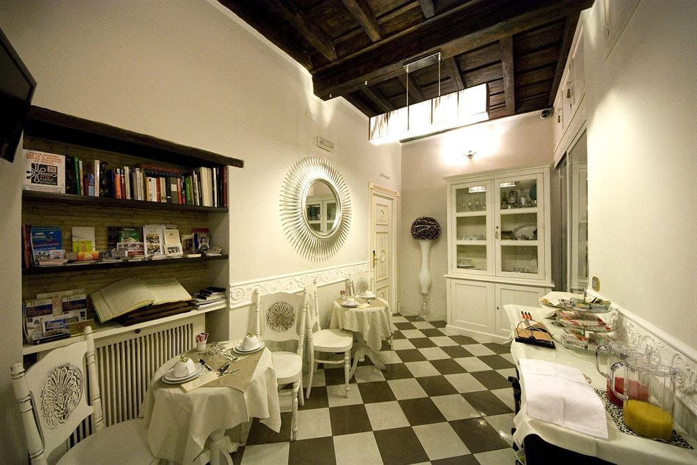 Locanda Del Sole-Roma Piazza Di Spagna Ripetta Bagian luar foto