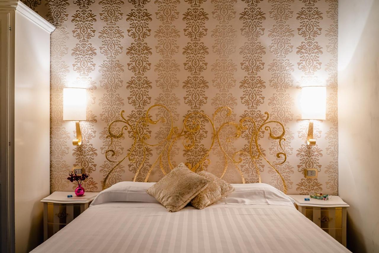 Locanda Del Sole-Roma Piazza Di Spagna Ripetta Bagian luar foto