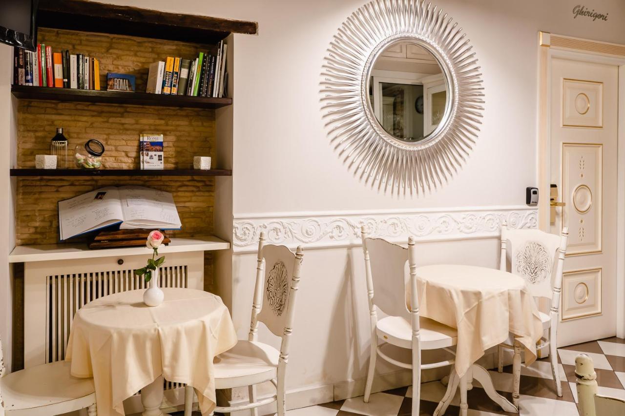 Locanda Del Sole-Roma Piazza Di Spagna Ripetta Bagian luar foto